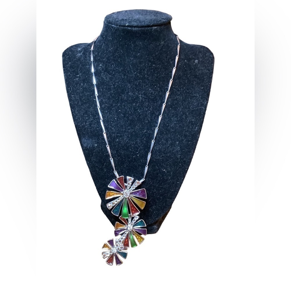Funky Original Style Triple Pinwheel Necklace 16”